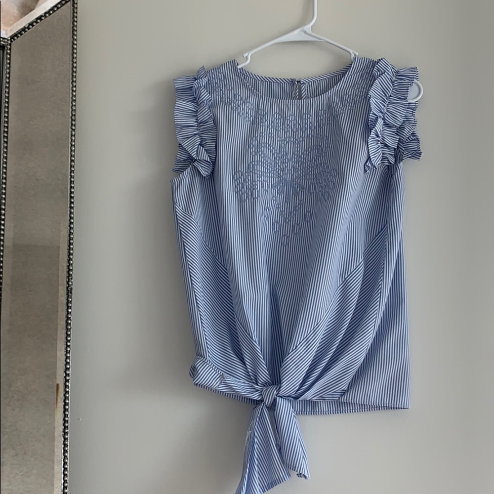 Beautiful blouse for any occasion! 💙